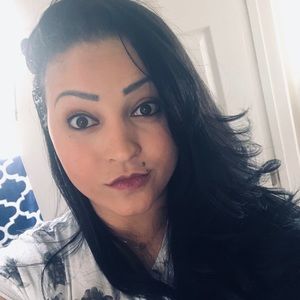 Meet your Posher, Thais